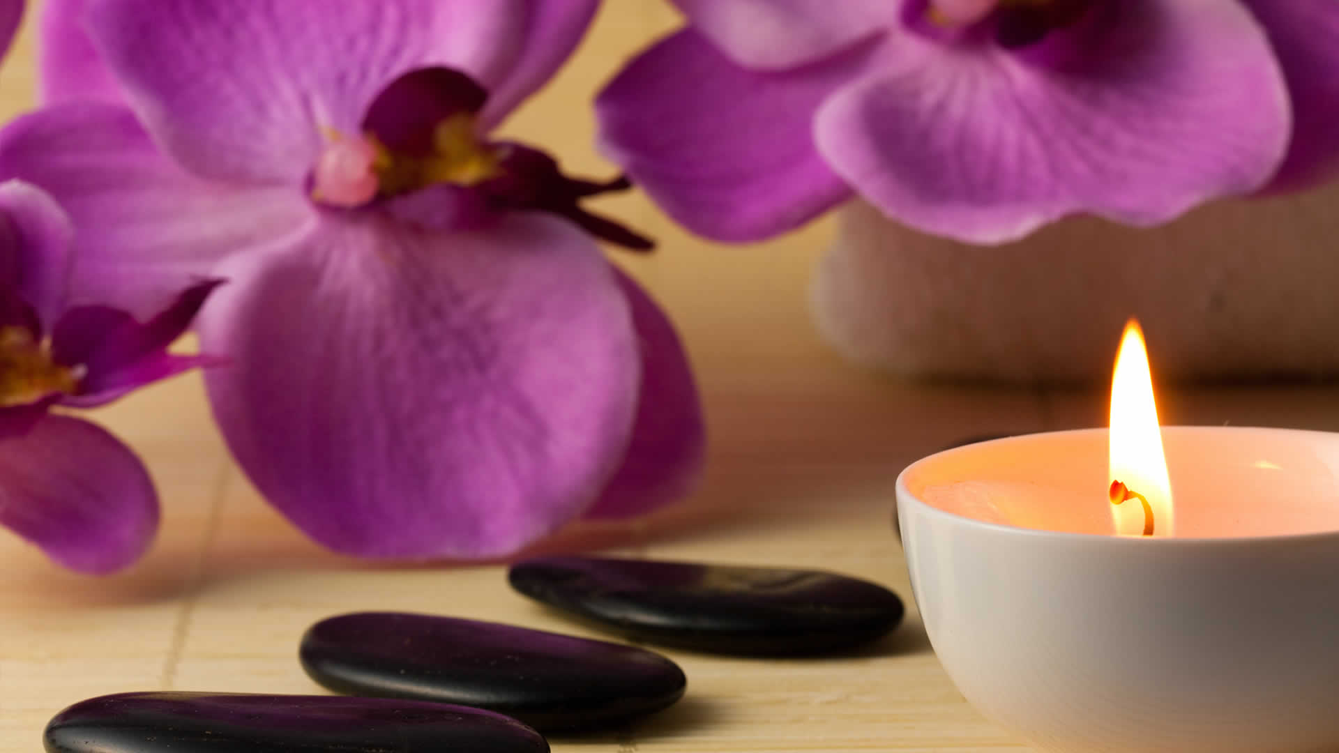 Orchidej a svíčka z galerie Kineziologie HK